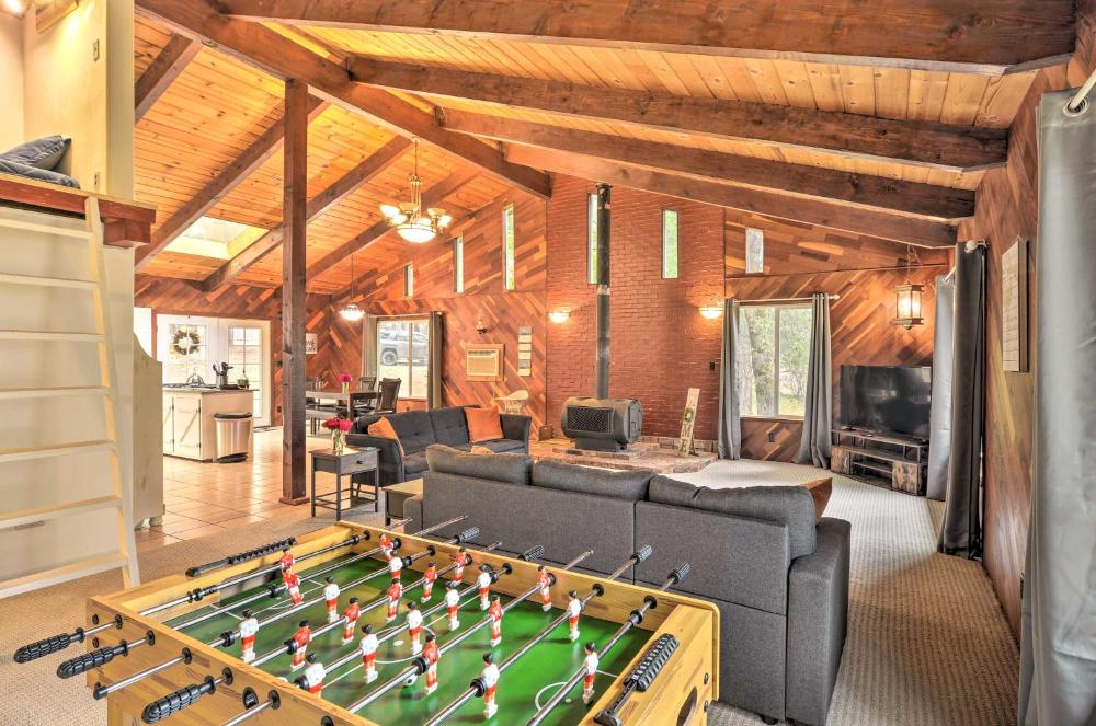 Step-Free Hawkins Bar Home Near Trinity River